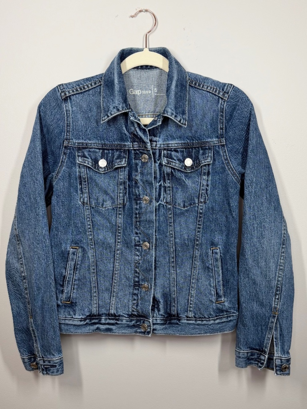 GAP 1969 Icon Denim Jacket in Saddle Blue - Women’s Size Small
